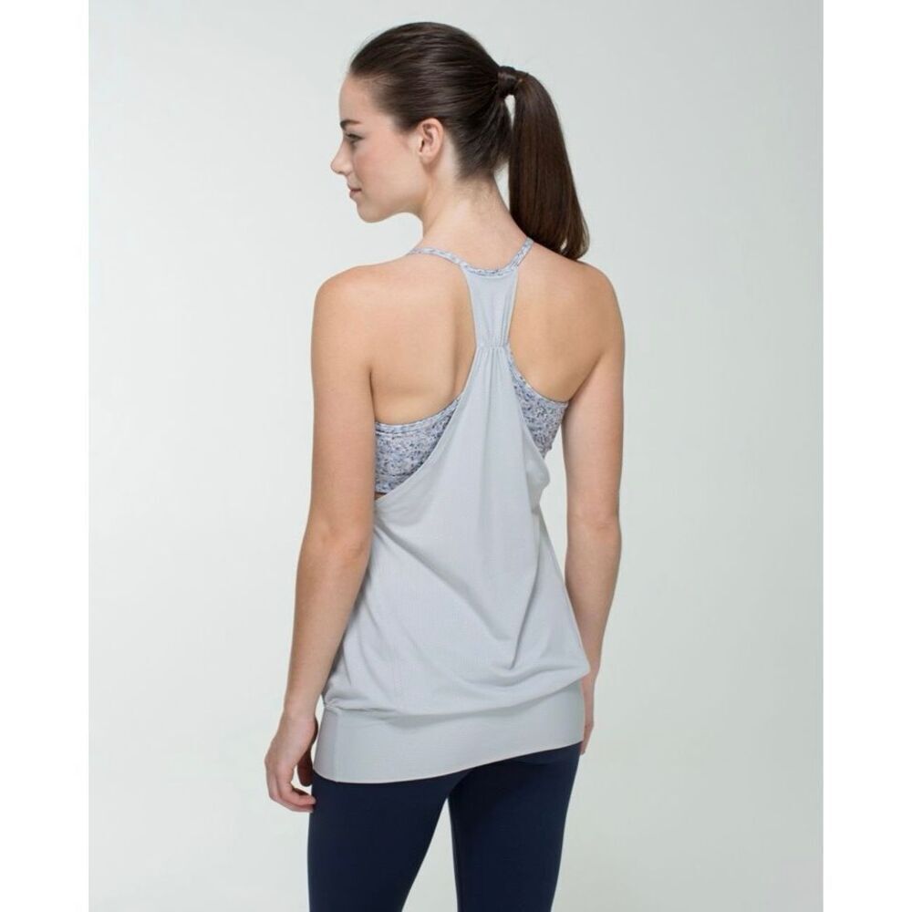 Lululemon Size 4 Gray Silver Floral‎ No Limits Built in Bra Banded Tank Top Gym
